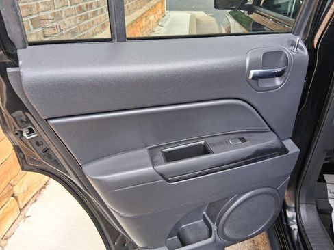 Used 2017 Jeep Patriot Sport w/ Power Value Group FWD image 16