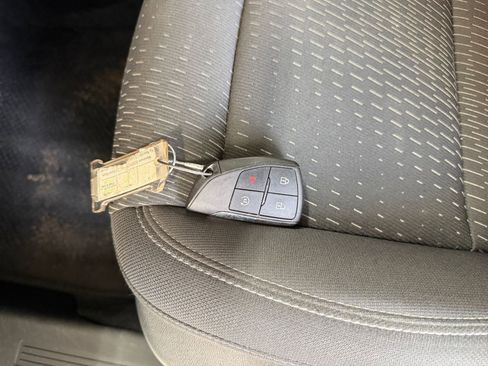 Used 2025 Chevrolet Equinox LT image 22