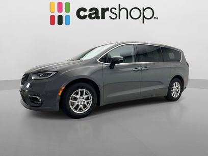 Used 2023 Chrysler Pacifica Touring-L