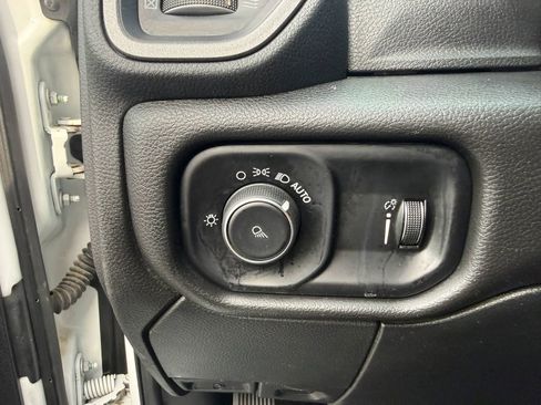 Used 2021 RAM 2500 Tradesman w/ Chrome Appearance Group AWD/4WD image 16