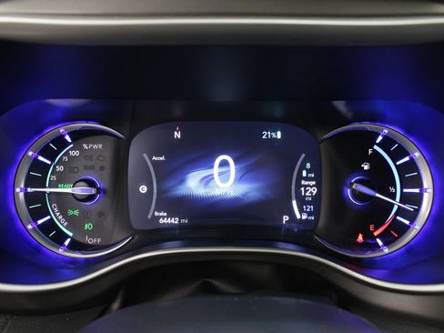 Used 2024 Chrysler Pacifica Limited FWD image 10