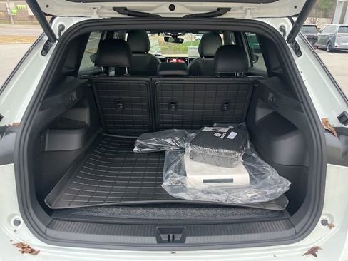 New 2026 Volkswagen Tiguan SE R-Line image 23