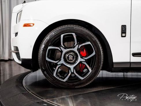 Used 2022 Rolls-Royce Cullinan Black Badge AWD/4WD image 9