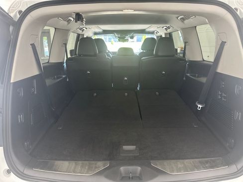 Used 2025 INFINITI QX80 Sensory AWD/4WD image 11