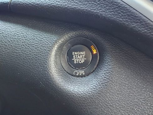 Used 2018 Jeep Cherokee Latitude Plus image 25