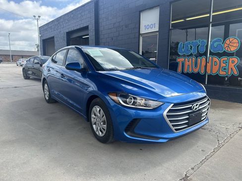Used 2018 Hyundai Elantra SE w/ SE Connectivity Package 04 FWD image 2