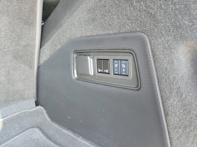 Certified 2024 Cadillac Escalade Premium Luxury AWD/4WD image 37