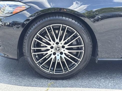 Used 2025 Mercedes-Benz C 300 Sedan image 29