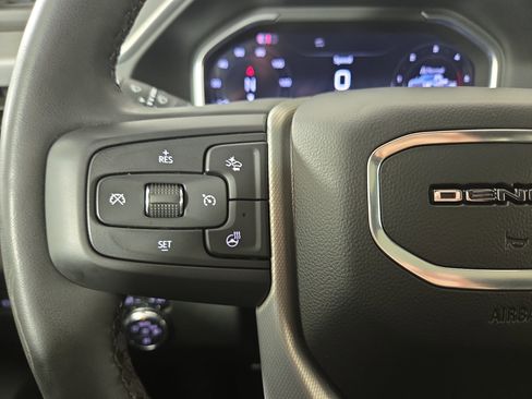 Used 2024 GMC Sierra 2500 Denali w/ Technology Package image 16
