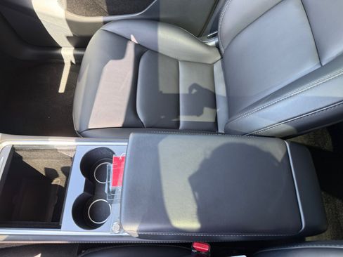 Used 2023 Tesla Model Y 2WD image 14
