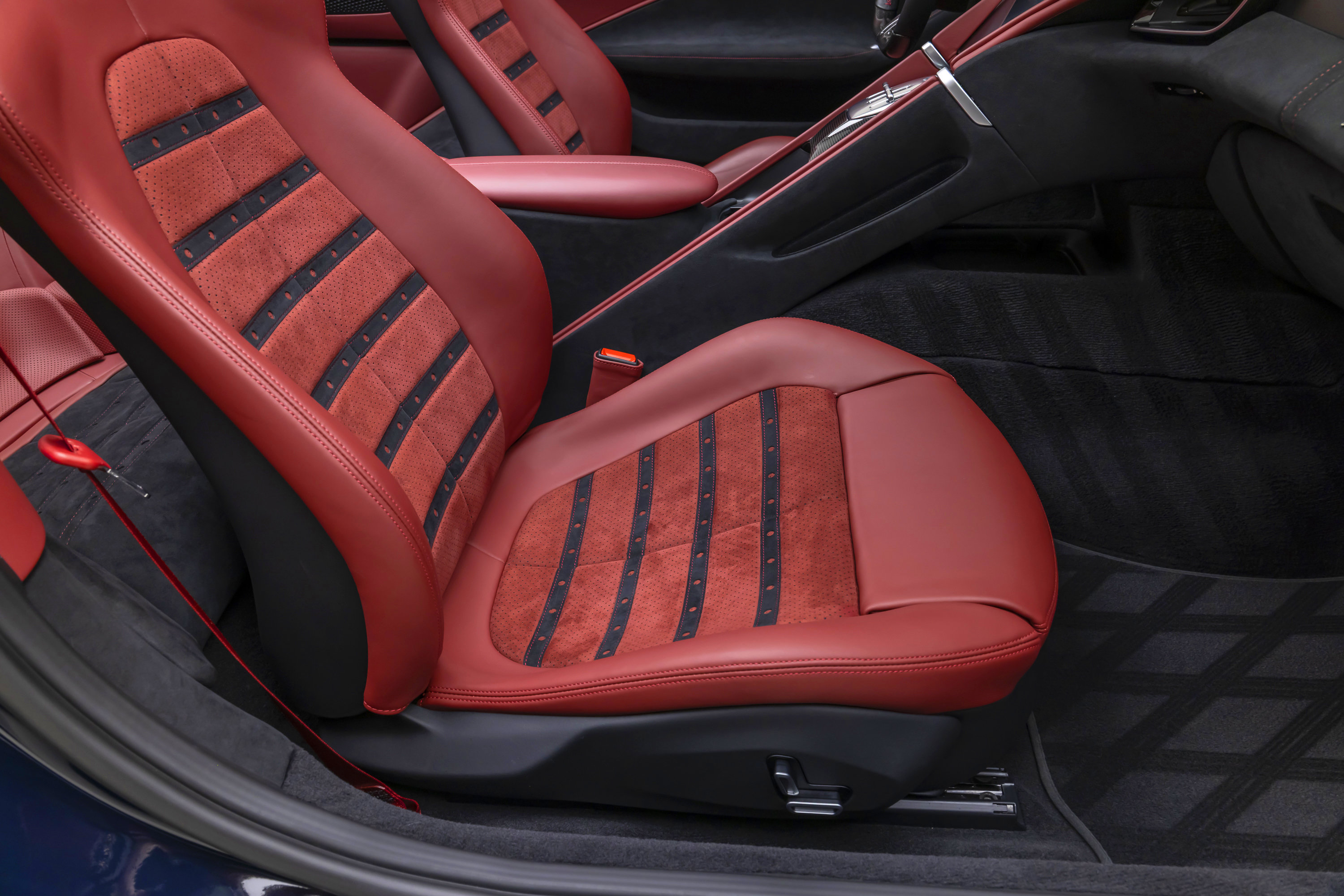 Certified 2024 Ferrari Roma Spider RWD image 53