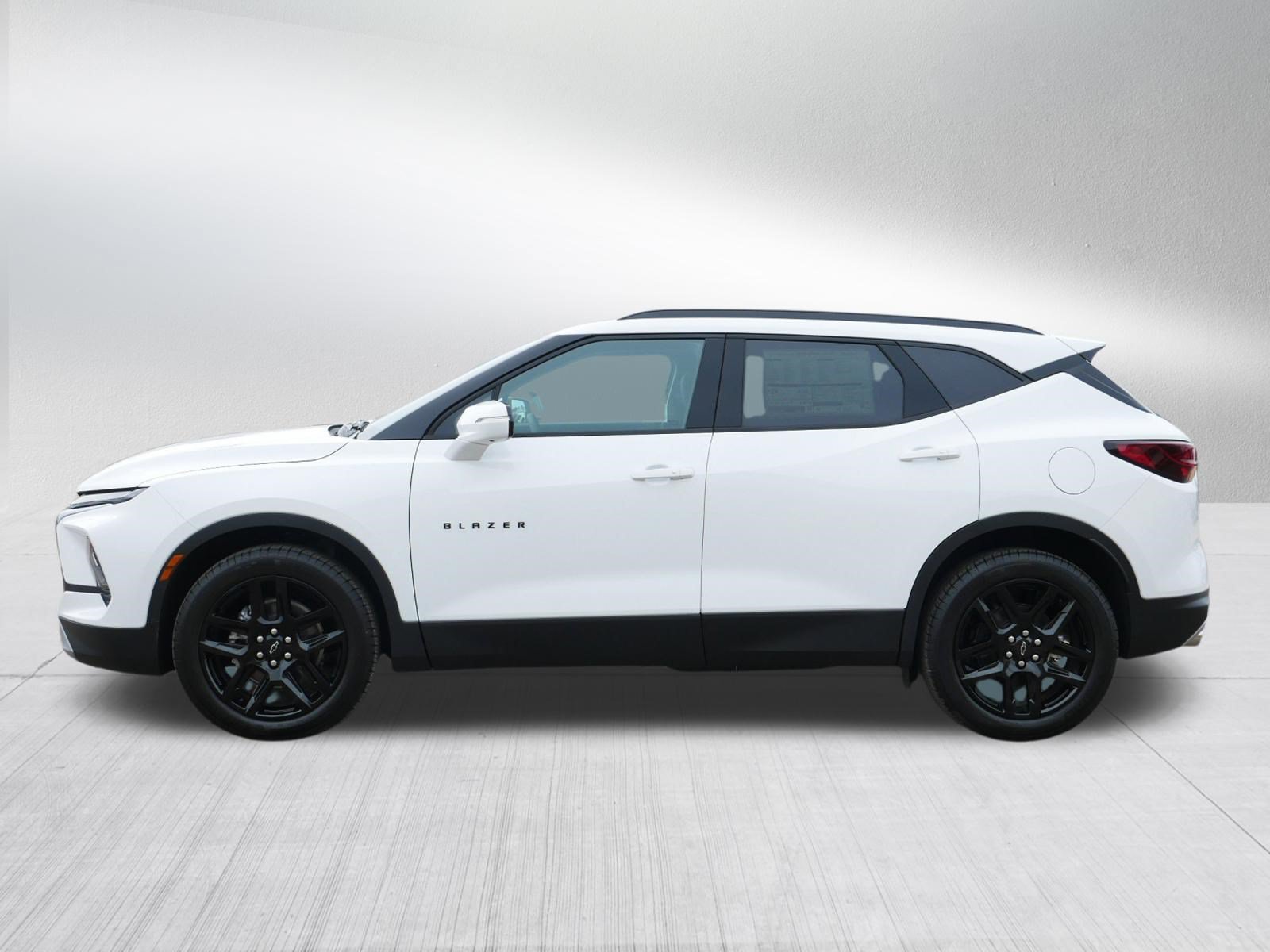 New 2026 Chevrolet Blazer LT w/ Sound & Technology Package AWD/4WD image 2