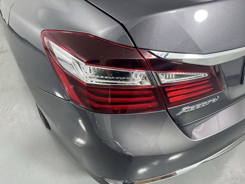 Used 2016 Honda Accord EX image 30