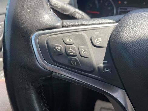 Used 2018 Chevrolet Equinox Premier FWD image 26