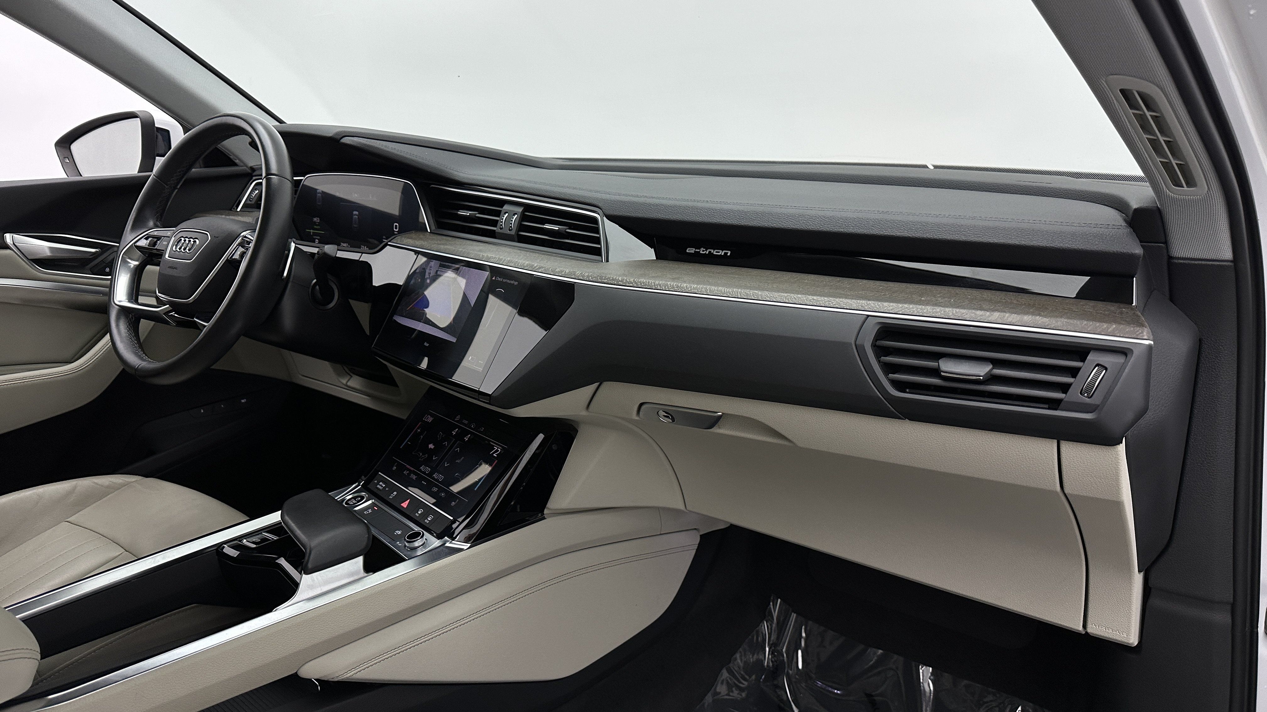 Used 2021 Audi e-tron Premium AWD/4WD image 39
