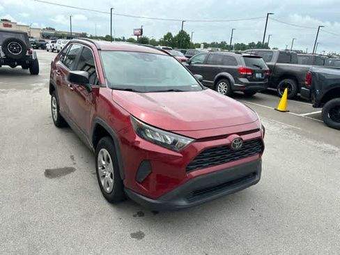 Used 2019 Toyota RAV4 LE FWD image 24