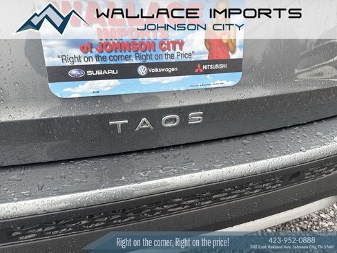 New 2026 Volkswagen Taos SE image 6