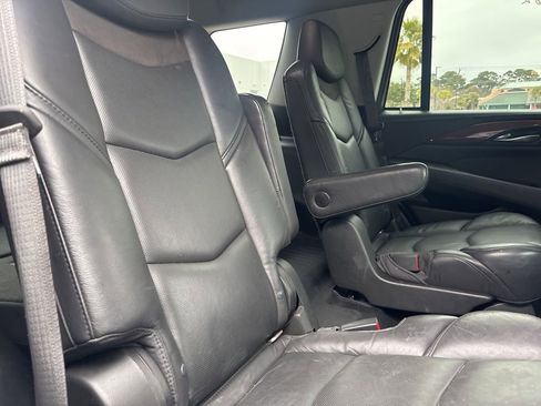 Used 2018 Cadillac Escalade Premium Luxury image 27