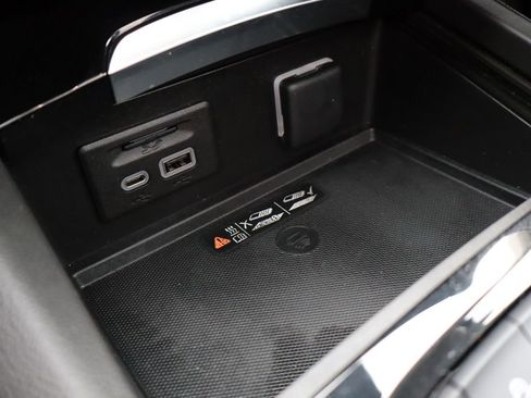 Used 2023 Buick Envision Avenir image 24