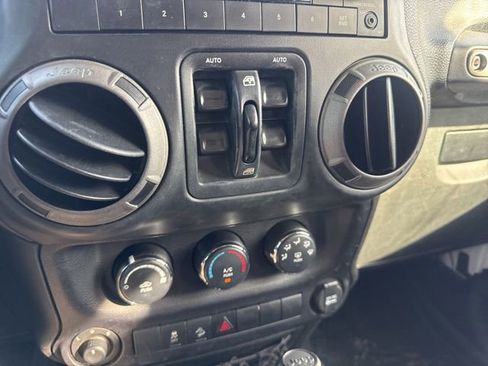 Used 2015 Jeep Wrangler Unlimited Sport w/ Quick Order Package 24S AWD/4WD image 25