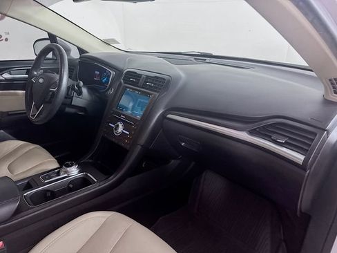 Used 2018 Ford Fusion Titanium image 33