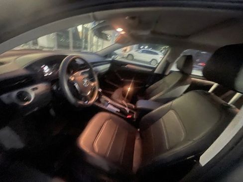 Used 2022 Volkswagen Passat 2.0T SE image 8