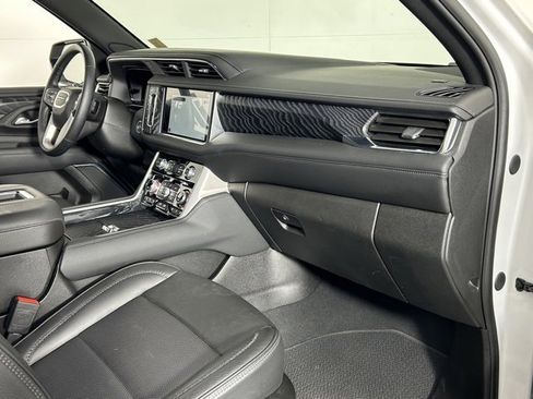Used 2024 GMC Yukon Denali image 7