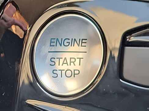 New 2023 Ford Escape SE w/ PHEV Premium Package image 7