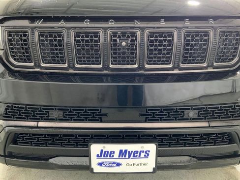 Used 2023 Jeep Grand Wagoneer Series II image 27