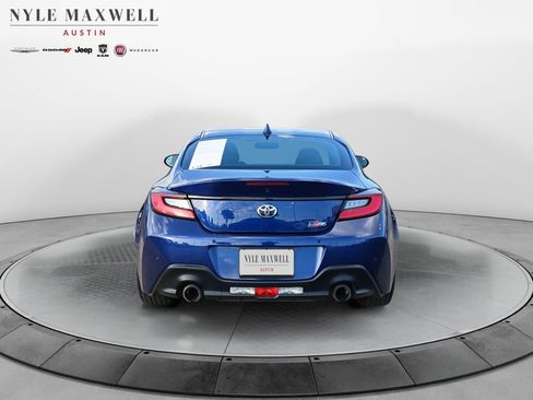 Used 2023 Toyota GR86 RWD image 15