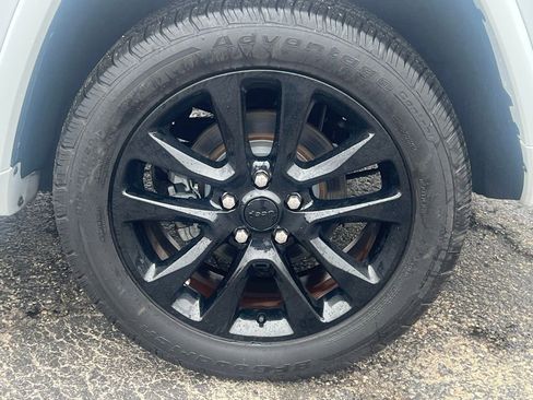 Used 2019 Jeep Grand Cherokee Altitude image 11