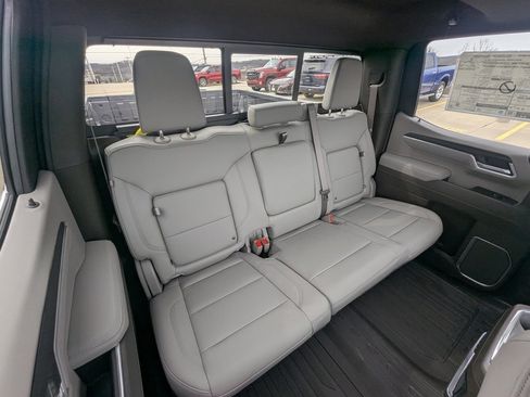 New 2026 GMC Sierra 1500 SLT w/ SLT Convenience Package image 15