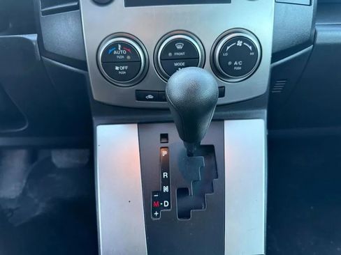 Used 2010 MAZDA MAZDA5 Sport image 7