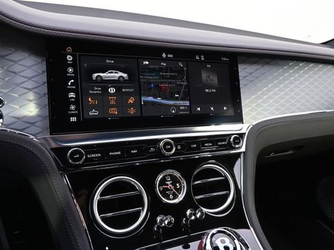 Used 2024 Bentley Continental GT image 32