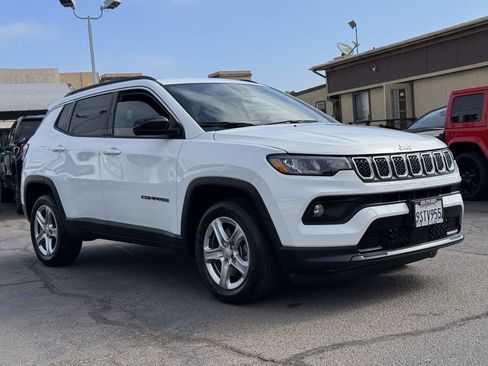 Used 2024 Jeep Compass Latitude AWD/4WD image 5