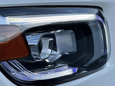 Certified 2023 Mercedes-Benz GLB 250 4MATIC image 11