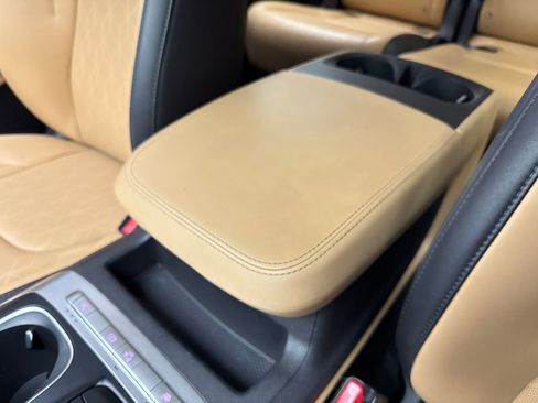Used 2024 Kia Carnival LX FWD image 70