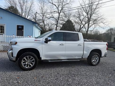 Used 2019 Chevrolet Silverado 1500 LTZ w/ LTZ Premium Package image 3
