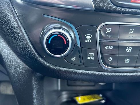 Used 2020 Chevrolet Equinox LT image 24