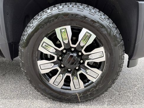 New 2026 GMC Sierra 2500 Denali w/ Denali Reserve Package AWD/4WD image 13