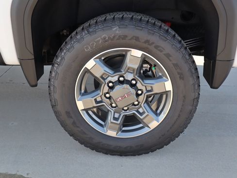 New 2026 GMC Sierra 2500 SLT w/ Texas SLT Premium Package image 6