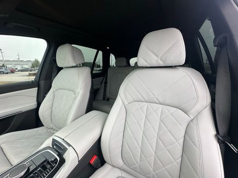 Certified 2025 BMW X5 sDrive40i w/ M Sport Package image 9