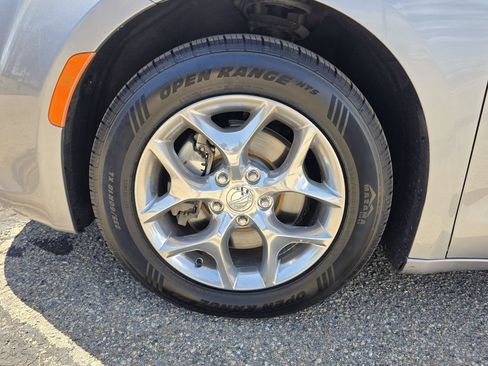 Used 2018 Chrysler Pacifica Limited FWD image 36