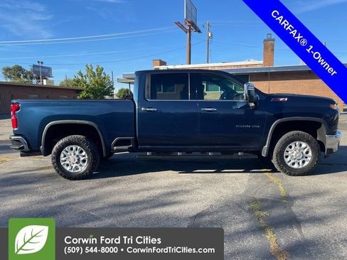 Used 2022 Chevrolet Silverado 2500 LTZ w/ Z71 Off-Road Package image 9