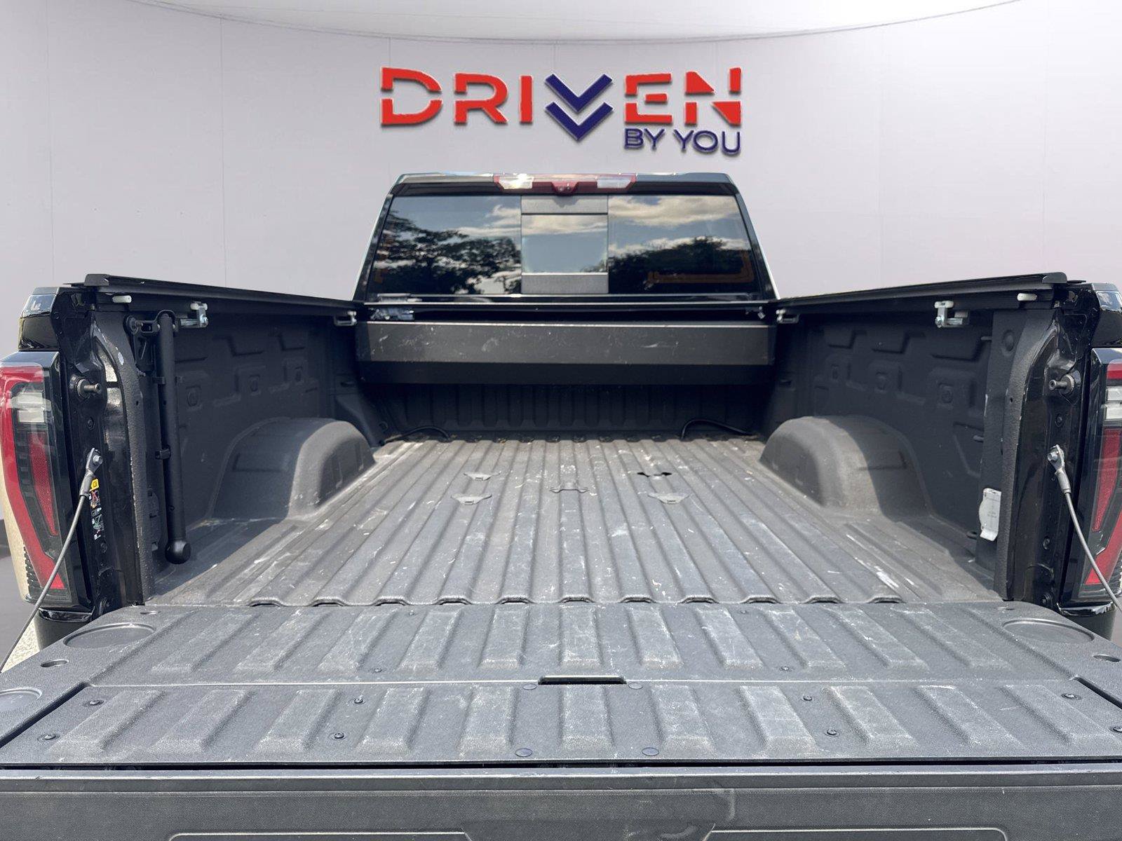 Used 2024 GMC Sierra 2500 AT4 w/ AT4 Premium Plus Package AWD/4WD image 30