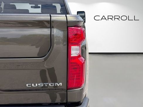 Used 2023 Chevrolet Silverado 2500 Custom w/ Custom Value Package image 10