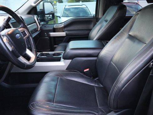 Used 2018 Ford F250 Lariat w/ Lariat Value Package AWD/4WD image 14