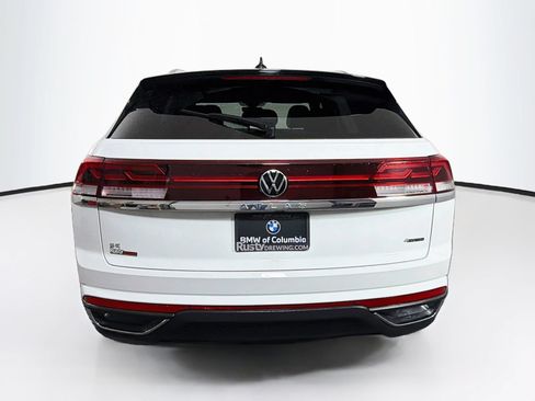 Used 2025 Volkswagen Atlas Cross Sport SE AWD/4WD image 6