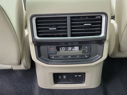 Certified 2025 Volkswagen Atlas SEL Premium R-Line image 15