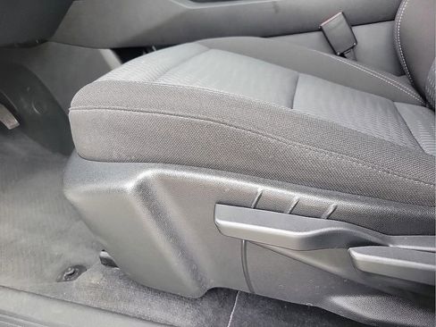 Used 2025 Chevrolet Equinox LT image 12